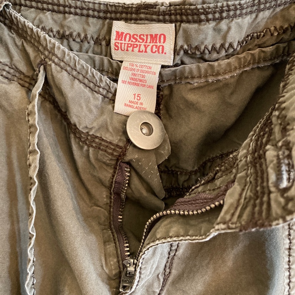 Mossimo Crops - Picture 2 of 4